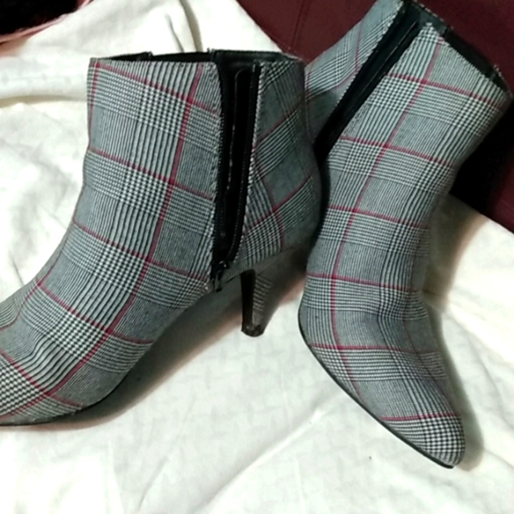 Ankle boots  💕one pair of shoes